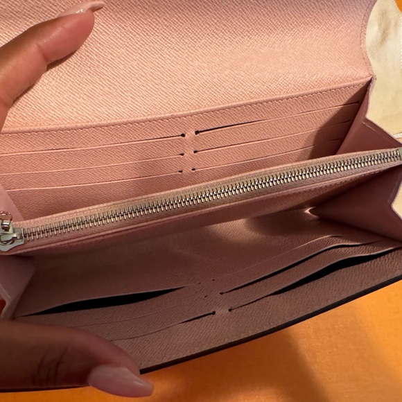 Authentic LV twist wallet - Picture 5 of 12